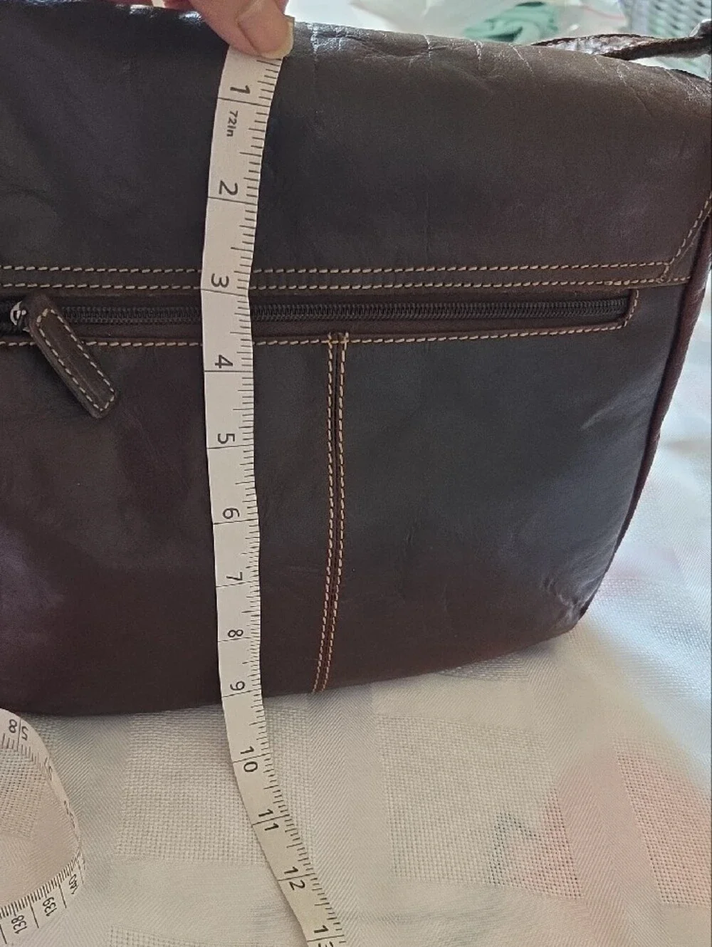 Classic Brown Leather Messenger Bag with Buckle Closure